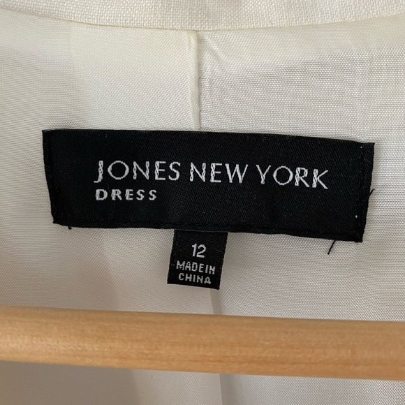 Jones New York white linen dress, size 12. - Picture 3 of 4